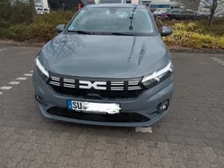 Grau Gebraucht 2023 Dacia Sandero Expression Kleinwagen | 14.300 € (Superpreis)
