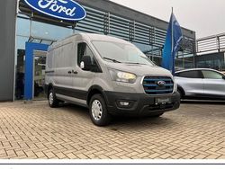 Grau Gebraucht 2022 Ford E-Transit Trend Van | 36.295 €