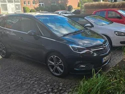 Grün Gebraucht 2017 Opel Zafira Tourer Van / Kleinbus | 15.999 € (Teuer)