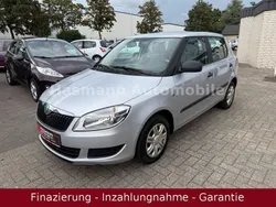 Silber Gebraucht 2011 Skoda Fabia Classic Limousine | 5.999 € (Etwas zu teuer)
