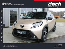 Ginger beige / schwarz Gebraucht 2025 Toyota Aygo Kleinwagen | 18.280 € (Etwas zu teuer)