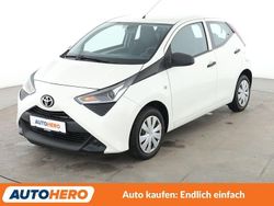 Weiß Gebraucht 2018 Toyota Aygo X-play Kleinwagen | 8.990 € (Etwas zu teuer)