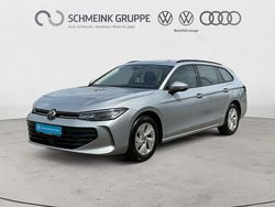 Oyster silver metallic Gebraucht 2024 VW Passat Kombi | 32.880 €