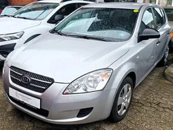 Silber Gebraucht 2008 Kia Ceed Limousine | 4.797 € (Fairer Preis)