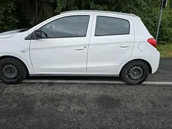 Weiß Gebraucht 2017 Mitsubishi Space Star Kleinwagen | 3.500 €