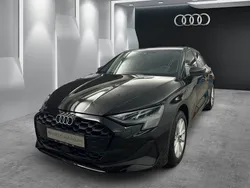 Brillantschwarz Gebraucht 2025 Audi A3 Sportback Comfort Limousine | 35.581 € (Guter Preis)