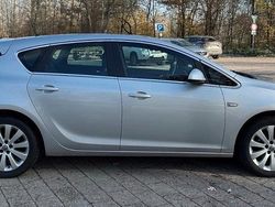 Silber Gebraucht 2011 Opel Astra Limousine | 3.900 € (Fairer Preis)