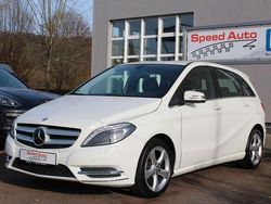 Weiß Gebraucht 2014 Mercedes B200 Sport Van / Kleinbus | 14.490 € (Etwas zu teuer)