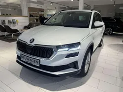 Weiß Gebraucht 2024 Skoda Karoq Selection SUV | 33.690 € (Etwas zu teuer)