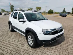 Weiß Gebraucht 2010 Dacia Duster Lauréate SUV | 6.999 € (Fairer Preis)
