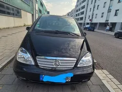 Schwarz Gebraucht 2002 Mercedes A210 Van / Kleinbus | 4.950 €