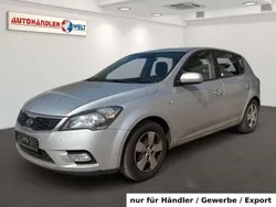 Silber Gebraucht 2010 Kia Ceed Limousine | 2.499 €