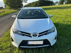 Weiß Gebraucht 2014 Toyota Auris Limousine | 7.999 € (Fairer Preis)