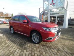 Rot Gebraucht 2019 Mitsubishi Outlander P-HEV Top SUV | 22.790 € (Fairer Preis)