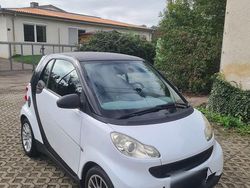 Weiß Gebraucht 2007 Smart ForTwo Coupé Coupé | 2.800 €