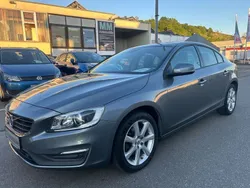 Grau Gebraucht 2017 Volvo S60 Kinetic Limousine | 13.890 € (Fairer Preis)