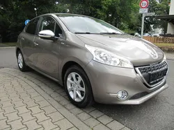 Grau Gebraucht 2013 Peugeot 208 Style Kleinwagen | 4.430 € (Fairer Preis)
