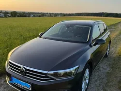 Grau Gebraucht 2020 VW Passat Elegance Kombi | 14.500 € (Etwas zu teuer)