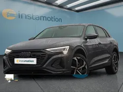 Grau Gebraucht 2023 Audi Q8 e-tron SUV | 53.399 € (Fairer Preis)