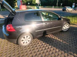 Schwarz Gebraucht 2007 VW Golf V Kleinwagen | 1.400 € (Fairer Preis)