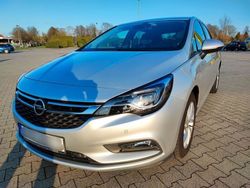 Silber Gebraucht 2017 Opel Astra Business Limousine | 10.900 € (Fairer Preis)