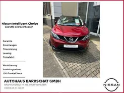 Rot Gebraucht 2015 Nissan Qashqai Tekna SUV | 12.990 € (Teuer)