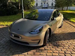 Silber Gebraucht 2021 Tesla Model 3 Performance Limousine | 34.200 € (Etwas zu teuer)