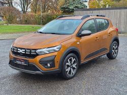 Orange Gebraucht 2023 Dacia Sandero Stepway Limousine | 14.499 € (Guter Preis)