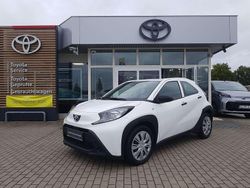 Schneeweiß Gebraucht 2023 Toyota Aygo Kleinwagen | 12.990 € (Guter Preis)