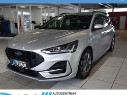 Silber Gebraucht 2024 Ford Focus ST-Line Kombi | 25.477 € (Guter Preis)