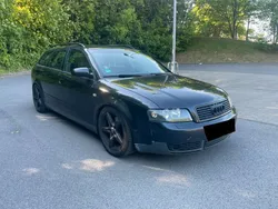 Schwarz Gebraucht 2002 Audi A4 S-Line Kombi | 999 € (Guter Preis)