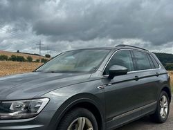 Grau Gebraucht 2018 VW Tiguan Comfortline SUV | 20.950 €