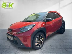 Chili red / night sky black (schwarz) Neu 2025 Toyota Aygo Team Kleinwagen | 19.866 €
