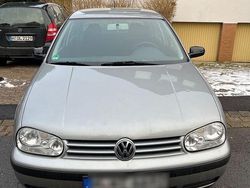 Grau Gebraucht 2002 VW Golf IV Kombi | 1.999 € (Fairer Preis)