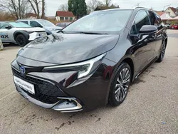 Phantombraun metallic Gebraucht 2023 Toyota Corolla Team Kombi | 30.749 € (Etwas zu teuer)