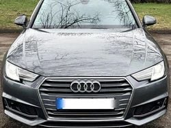Grau Gebraucht 2019 Audi A4 Sport Kombi | 16.000 €