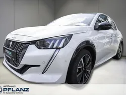 Weiss Gebraucht 2021 Peugeot e-208 GT Kleinwagen | 16.190 € (Fairer Preis)