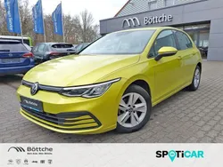 Limonengelb metallic Gebraucht 2020 VW Golf VII Life Limousine | 20.440 € (Fairer Preis)