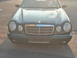 Grün Gebraucht 1996 Mercedes E200 Limousine | 3.499 € (Teuer)