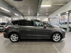 Grau Gebraucht 2017 Ford S-MAX Titanium Van / Kleinbus | 23.950 € (Teuer)