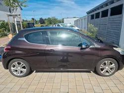 Braun Gebraucht 2013 Peugeot 208 Allure Kleinwagen | 6.300 € (Fairer Preis)