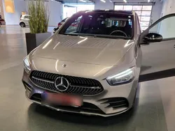 Grau Gebraucht 2020 Mercedes B220 AMG line Van / Kleinbus | 29.500 € (Fairer Preis)