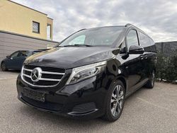Schwarz Gebraucht 2017 Mercedes V250 Avantgarde Edition Van / Kleinbus | 42.900 € (Fairer Preis)