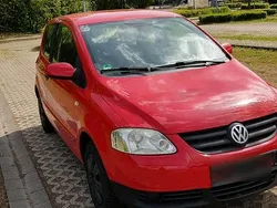 Rot Gebraucht 2009 VW Fox Kleinwagen | 2.650 € (Teuer)
