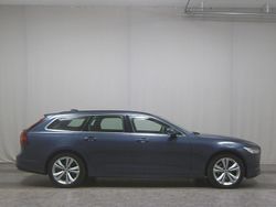 Blau Gebraucht 2021 Volvo V90 Momentum Kombi | 20.980 € (Fairer Preis)