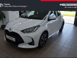 Schneeweiß Neu 2025 Toyota Yaris Hybrid Kleinwagen | 28.440 € (Teuer)