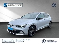 Silber Gebraucht 2022 VW Golf VIII Active Limousine | 26.875 € (Superpreis)
