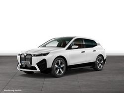 Weiß Gebraucht 2024 BMW iX SUV | 59.590 € (Etwas zu teuer)