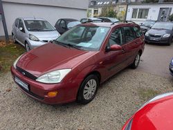 Rot Gebraucht 2001 Ford Focus S Kombi | 1.850 € (Etwas zu teuer)