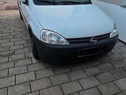 Weiß Gebraucht 2005 Opel Combo Van / Kleinbus | 3.200 € (Teuer)